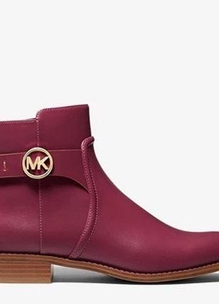 Жіночі демісезонні ботильйони michael kors carmen leather ankle boot у насиченому бордовому кольорі .розмір:36,5.матеріал:шкіра