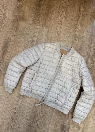Легка куртка massimo dutti s