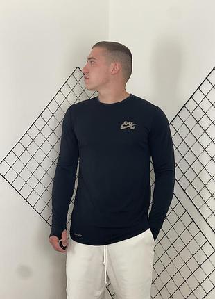 Чорний спортивний лонгслів nike sb dri fit з перфорацією