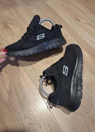 Чоловічі кросівки бренд skechers. оригінал. р. 42, устілка 27 см.
