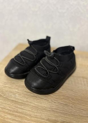 Утепленні дитячі кеди zara