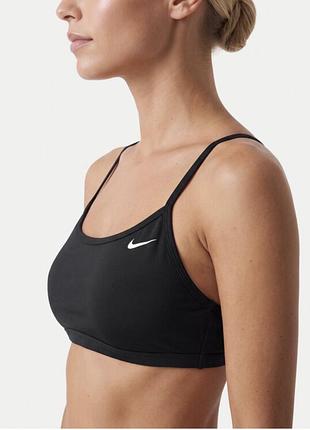 Чорний спортивний топ nike essential racerback l