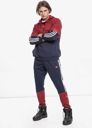 Костюм adidas originals outline