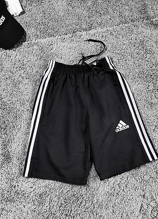 Спортивні шорти чорні adidas з лампасами