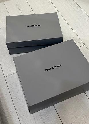 Коробка balenciaga оригінал