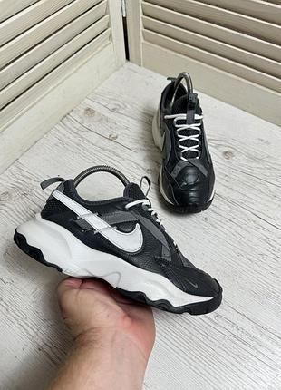 Кросівки nike tc7900