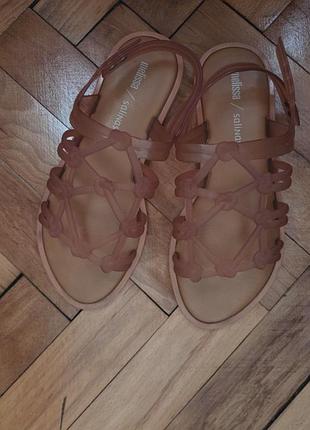 Melissa босоніжки 38 розмір 24 см бу