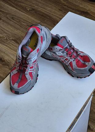 Жіночі кросівки asics gel trabuco