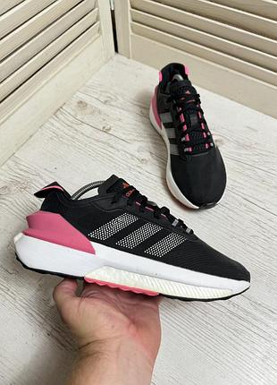 Кррсівки adidas avryn