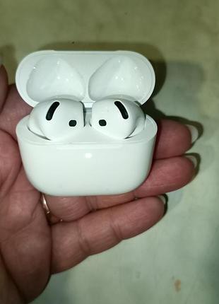 Навушники airpods 4.