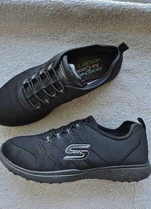 Кросівки 36р. skechers