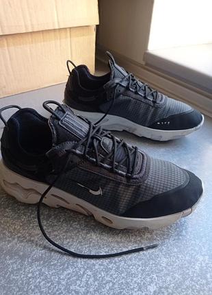 Кросівки nike react live