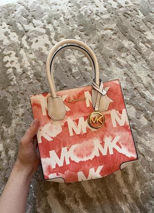 Жіноча шкіряна сумка michael kors mercer extra small рожева з довгим ремінцем оригінал