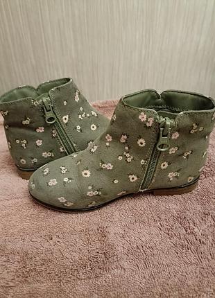 Сапоги для девочки