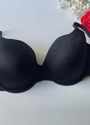 Бюст чорний на легкому паралоні primark 85і