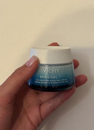 Легкий крем для всіх типів шкіри обличчя, зволоження 72 години  vichy mineral 89 light 72h moisture boosting cream