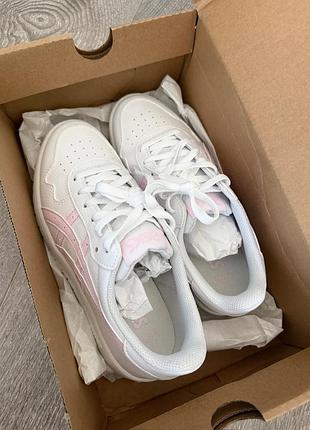 Кросівки asics japan s — білі з ніжно-рожевими деталями