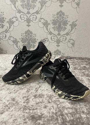 Кросівки brooks