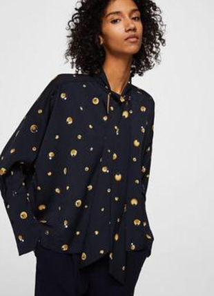 Блузка бренда mango темно-синего  с воротником-аскот (галстуком-бантом)l-xxl