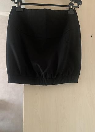 Чорна коротка класична спідниця zara