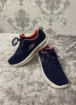 Кросівки sketchers