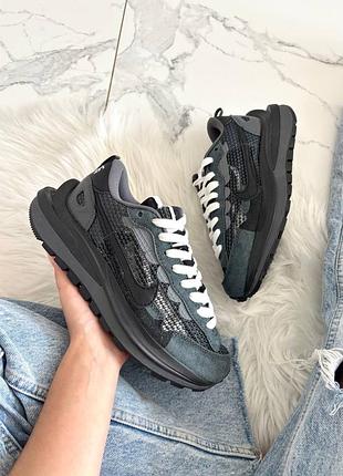 Nike x sacai vaporwaffle grey