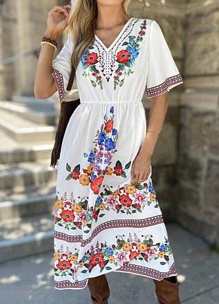 Красивое в цветы 💐 платье 👗