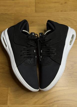 Чоловічі кросівки jordan air jordan first class