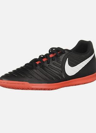Футбольні кросівки nike legend 7