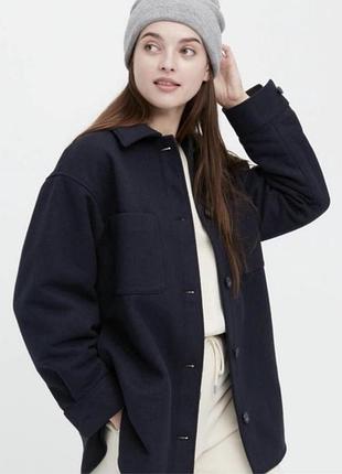 Куртка-рубашка uniqlo на ґудзиках.
уникальная куртка-рубашка свободного кроя.