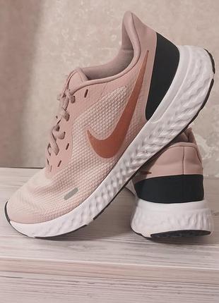 Оригинальные кроссовки nike revolution 5 (размер 41 / 26.5 см)