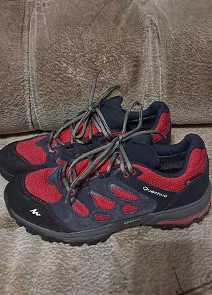 Треккинговые кроссовки quechua (decathlon)