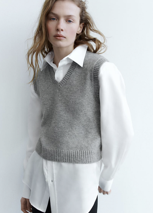 Теплая жилетка zara