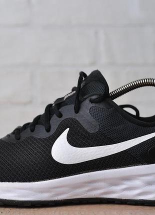 Кроссовки nike revolution