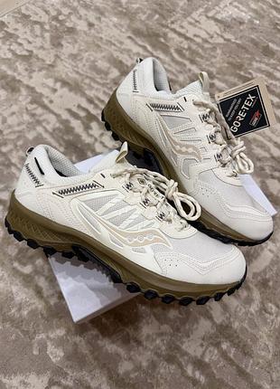 Чоловічі демісезонні кросівки saucony grid peak gtx s70849-5 на гор тексі оригінал нові для активного відпочинку бежеві