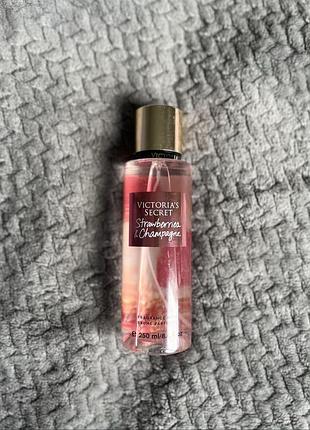 Парфумований спрей victoria's secret strawberries & champagne