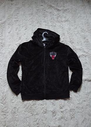 Велюровое худи на молнии с фирменным логотипом chicago bulls