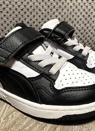 Дитячі кросівки puma оригінал чорно білі  кросівки eur 24 розмір 15,5 см