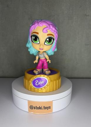 Ігровий набір-шкатулка з косметикою pop beauty mini doll / pop stylin (proxy as) — лялька evie (іві)