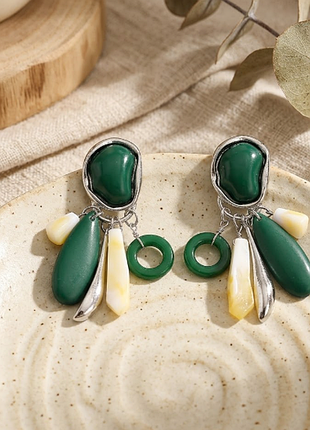 Массивные серьги зеленые