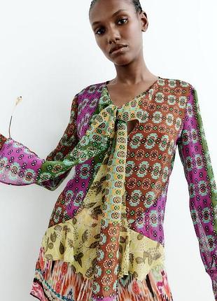 Новая блуза zara limited edition printed blouse with scarf attached - s