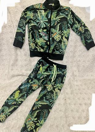 Стильний та яскравий костюм від h&m