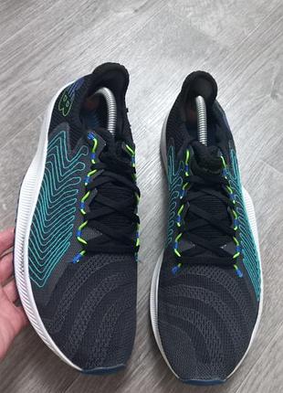 Чоловічі кросівки new balance fuelcell rebel