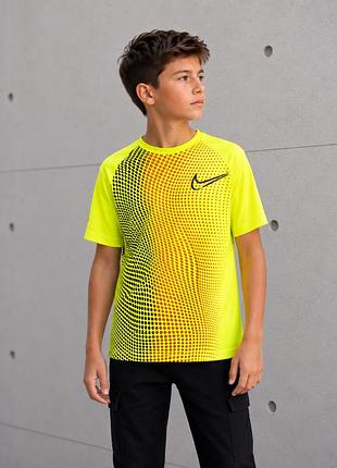 Футболка nike dri-fit спортивна для хлопчика 137–147 см (m, 8–10 років)