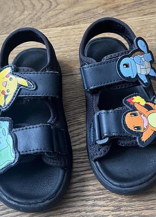 H&m pokémon босоніжки, сандалі р.28 (17,5 см)