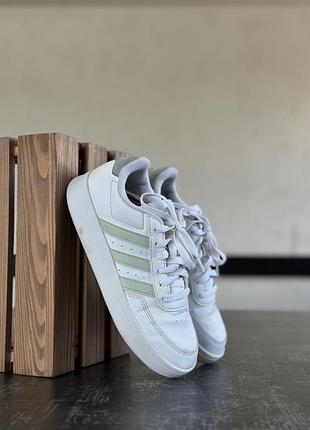 Кросівки adidas