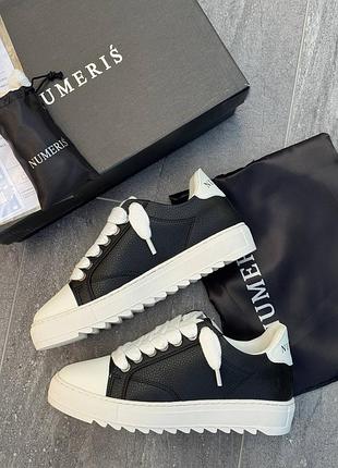 Numeris black lether
