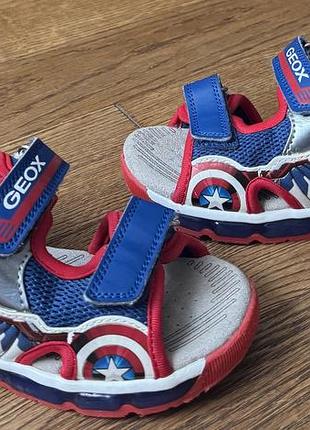 Geox marvel босоніжки, сандалі з підсвіткою р.28(18,5 см)