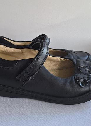 Шкіряні шкільні туфлі clarks на дівчинку 32р