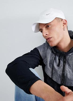 Кепка nike metal swoosh cap in white